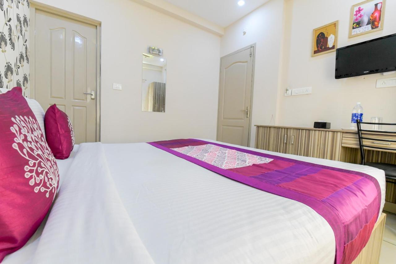 Oyo 7077 Reegate Inn Kochi Exterior foto