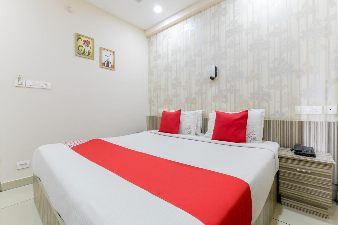 Oyo 7077 Reegate Inn Kochi Exterior foto